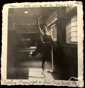 A Classical Ballerina, (Mom), at Practice. 1943, SP, SP, Brasil